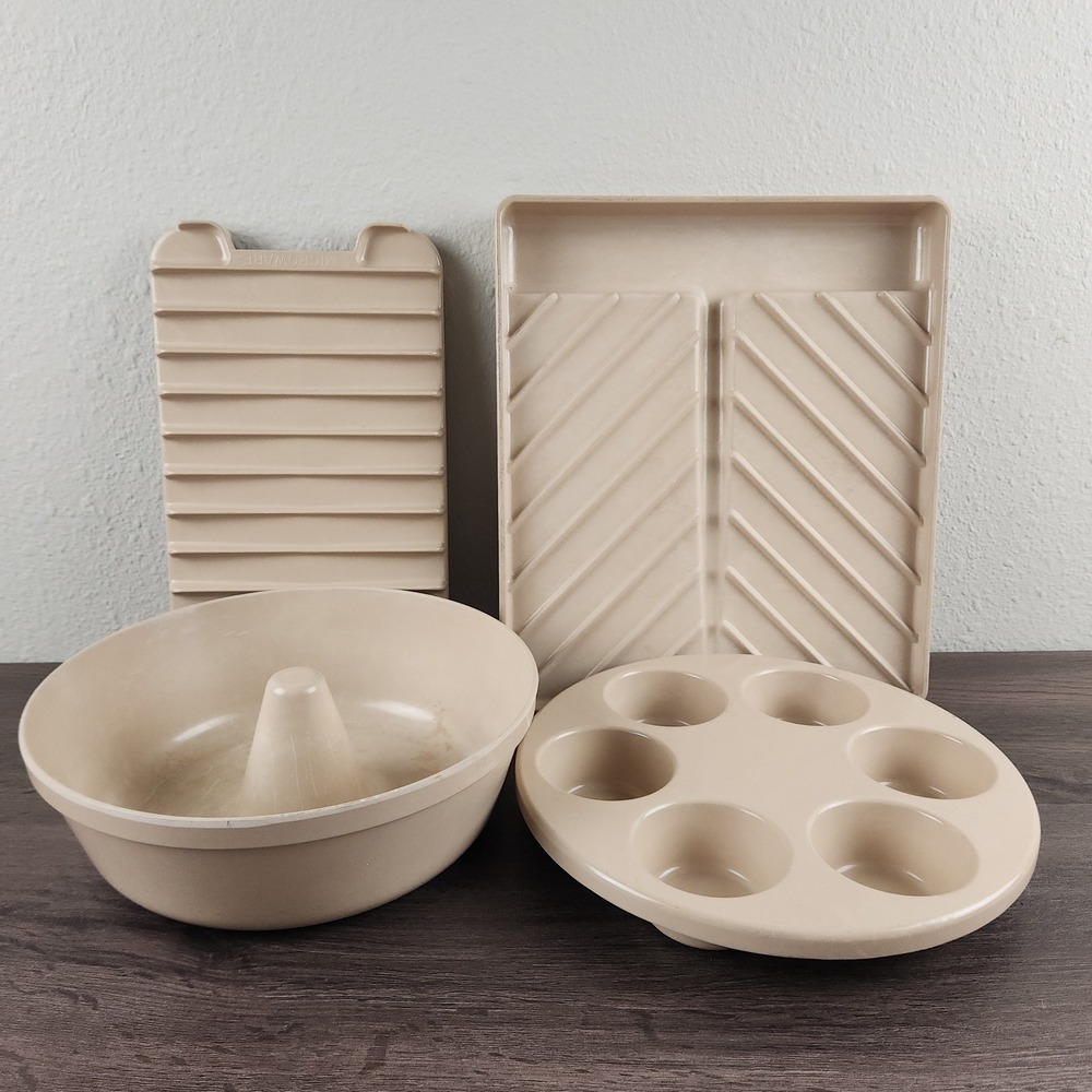 VTG Anchor Hocking MicroWare Microwave 4pc Set Bacon Rack Muffin Pan Ring Mold